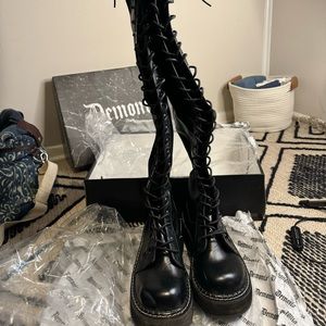Demonia Hellraiser aka Emily-375 lace up boots